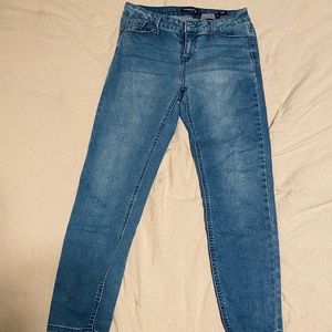 KENNETH COLE// skinny jeans// blue